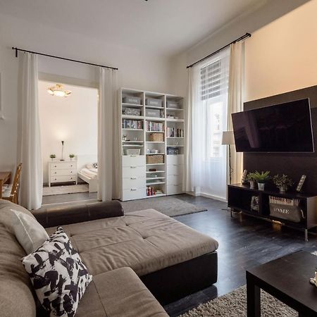 Spacious Apartment Almassy Budapest Eksteriør bilde