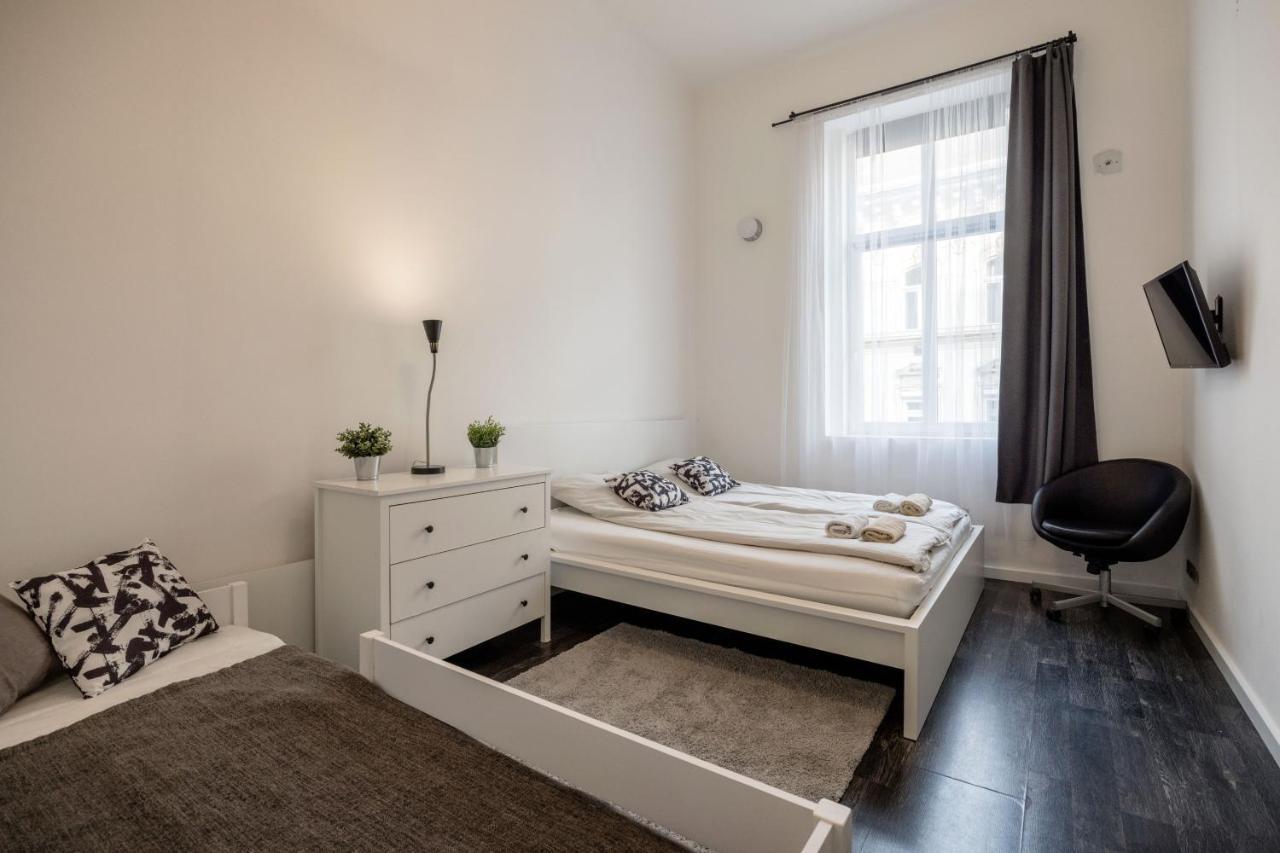 Spacious Apartment Almassy Budapest Eksteriør bilde