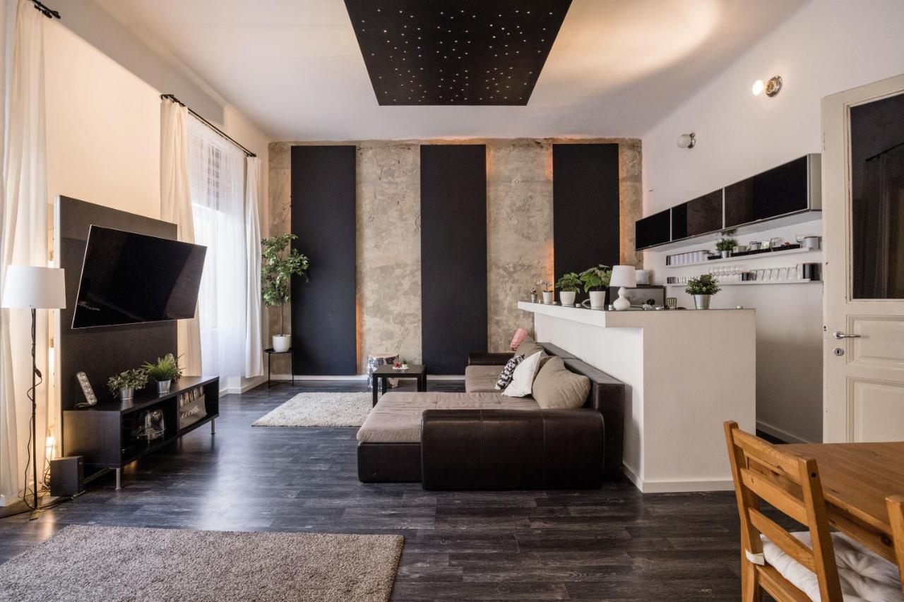 Spacious Apartment Almassy Budapest Eksteriør bilde