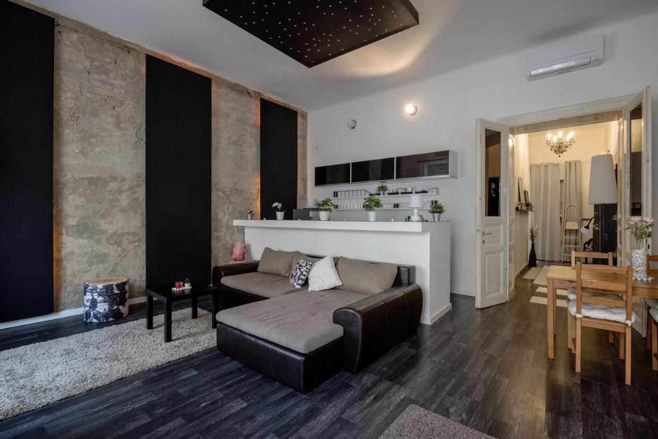 Spacious Apartment Almassy Budapest Eksteriør bilde