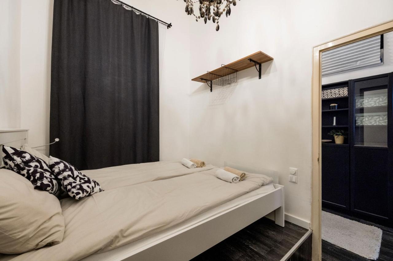 Spacious Apartment Almassy Budapest Eksteriør bilde