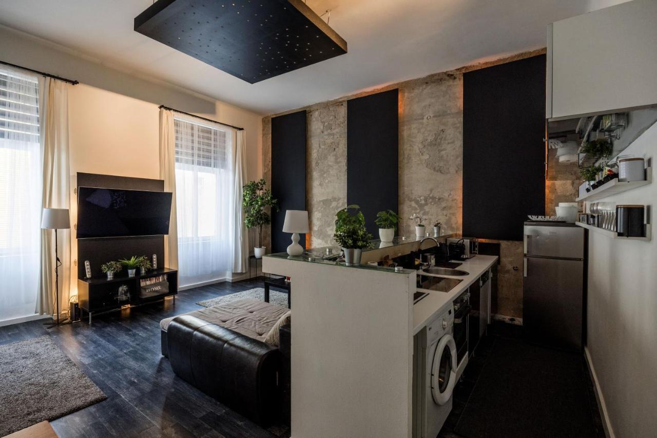 Spacious Apartment Almassy Budapest Eksteriør bilde